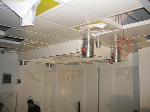 the ceiling construction of the cleanroom c.F47