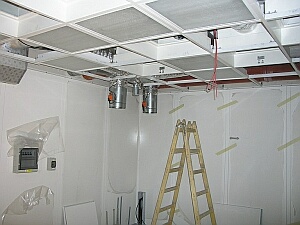 the ceiling construction of the cleanroom c.F45