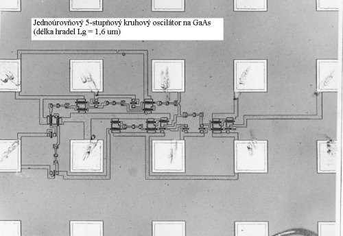 Jednourovnovy 5-stupnovy kruhovy oscilator na GaAs (1986)